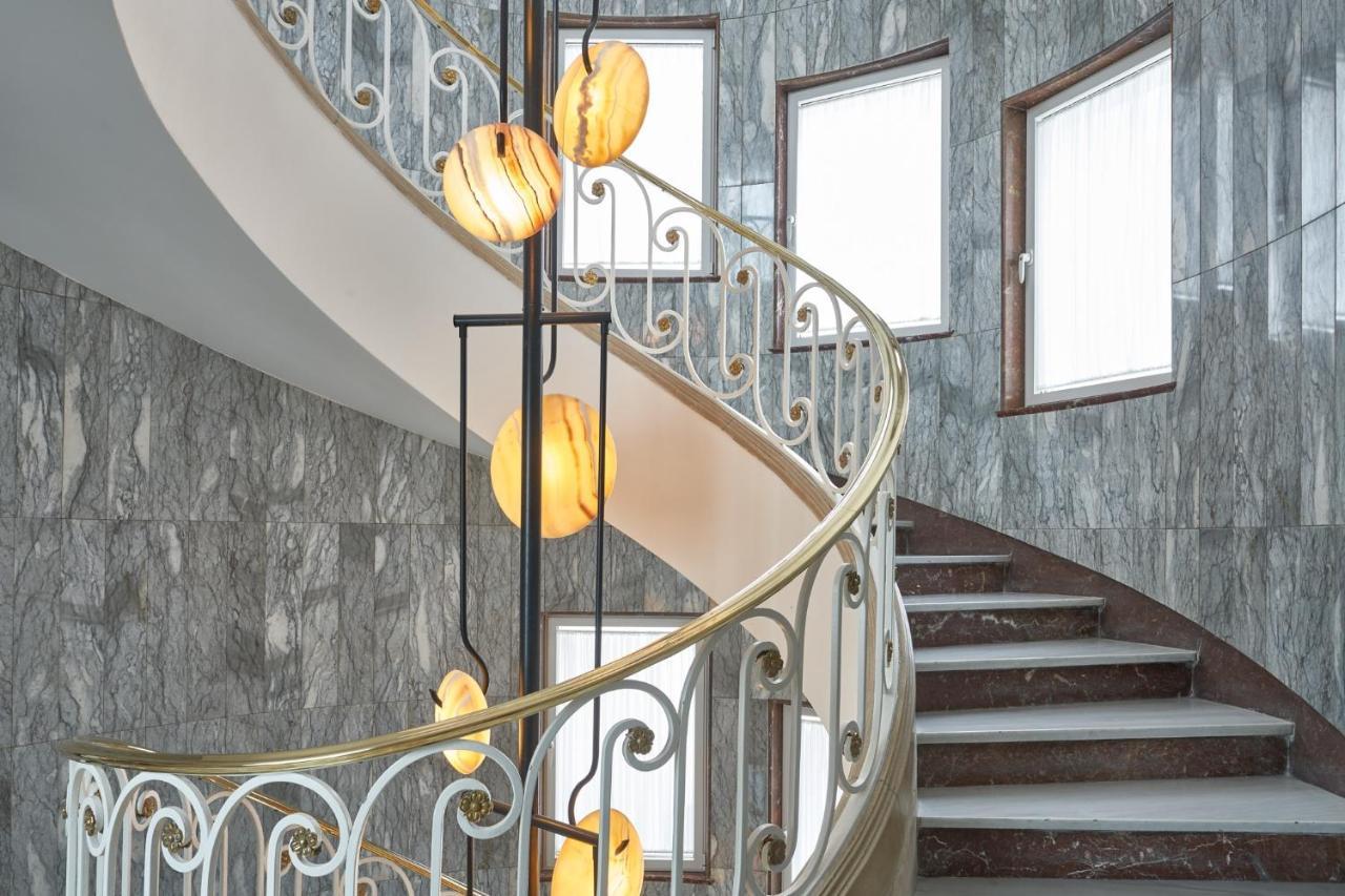 Bless Hotel Madrid - The Leading Hotels Of The World المظهر الخارجي الصورة The staircase