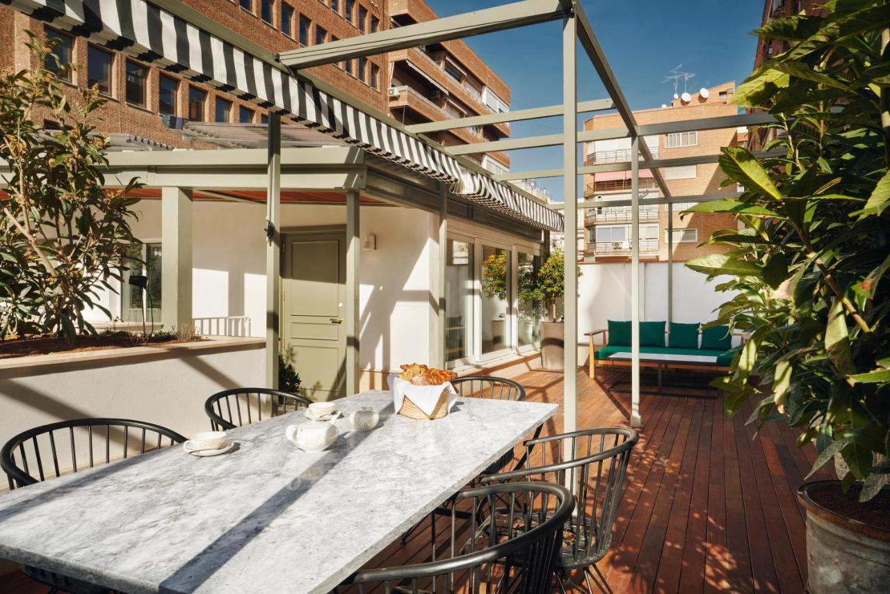 Bless Hotel Madrid - The Leading Hotels Of The World المظهر الخارجي الصورة The rooftop terrace