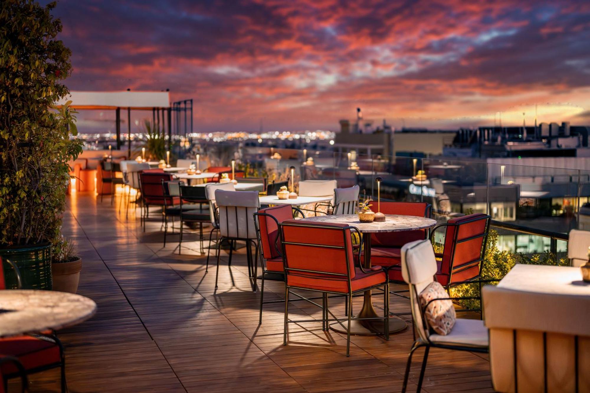 Bless Hotel Madrid - The Leading Hotels Of The World المظهر الخارجي الصورة The hotel's rooftop bar