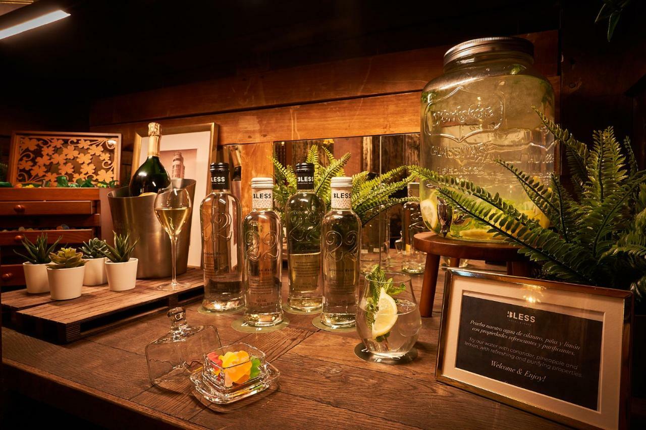 Bless Hotel Madrid - The Leading Hotels Of The World المظهر الخارجي الصورة A bar in the UK